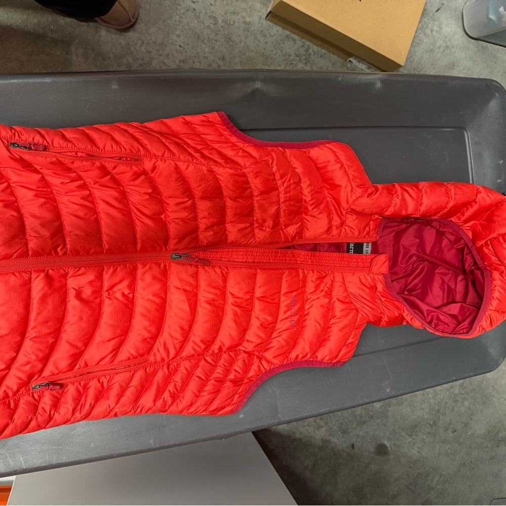 Marmot 600 fill Puffer Vest with Hood S